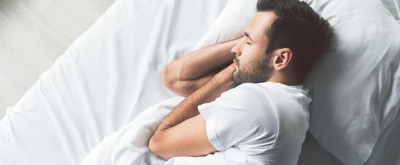 5 Posisi Tidur Terbaik untuk Bahu yang Nyeri